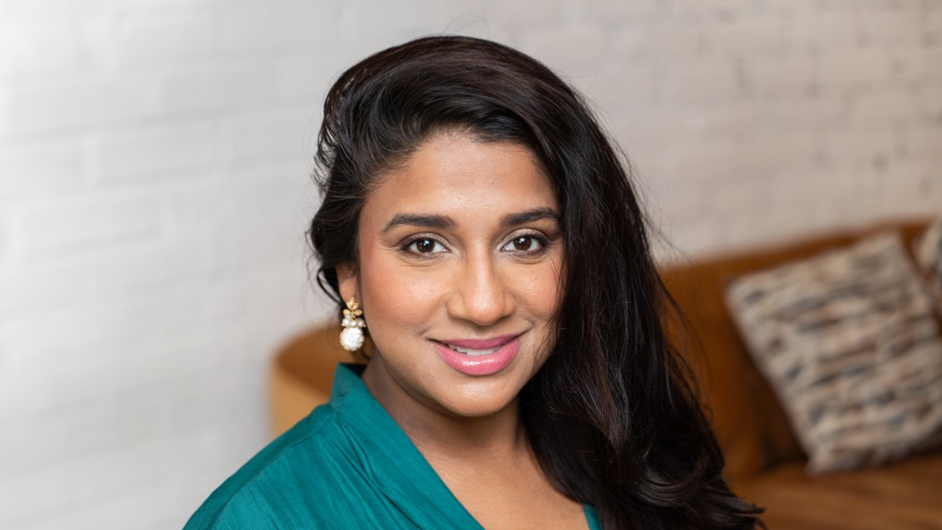 Episode 110- Using AI to Help People Get Ready For South Asian Weddings/Events – Tania Kottoor, Founder and CEO of West X East